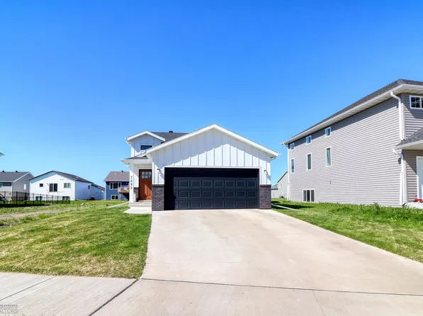 7899 Lost River Rd, Horace, ND 58047