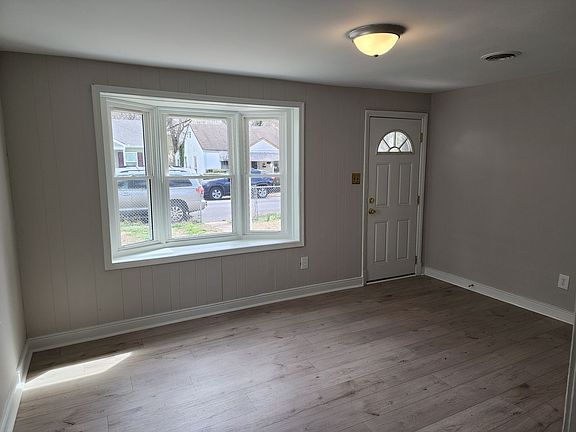 3rd image of 1110 Sumpter St