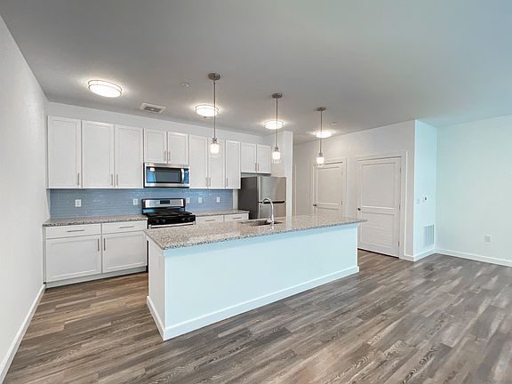 5th image of 4 Orient Ave #505