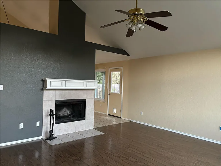 1210 Hidden Oaks Dr — Photo 5