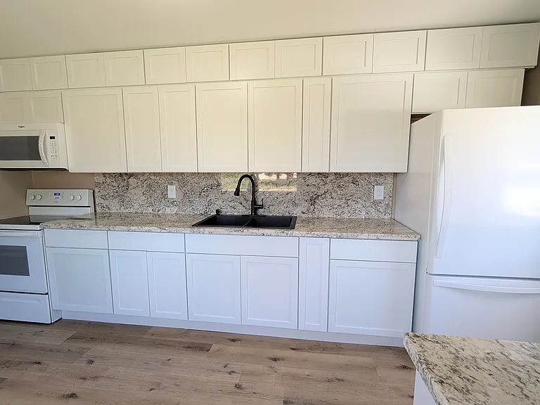 1504 Woodbine Dr — Photo 10