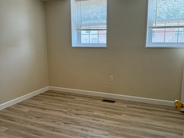 87 Carroll View Ave — Photo 10