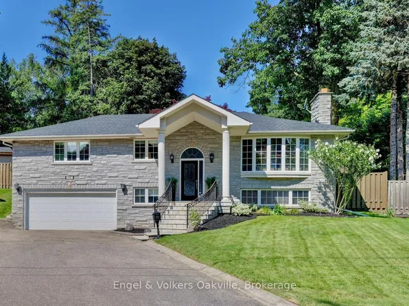 3281 Flanagan Cres, Mississauga, ON L5C 2M7