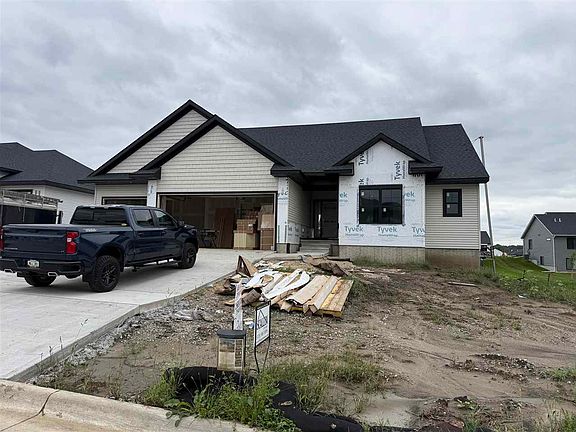 2nd image of 80 S Seven Oaks Rd