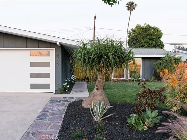 2566 Oxford Ln, Costa Mesa, CA 92626