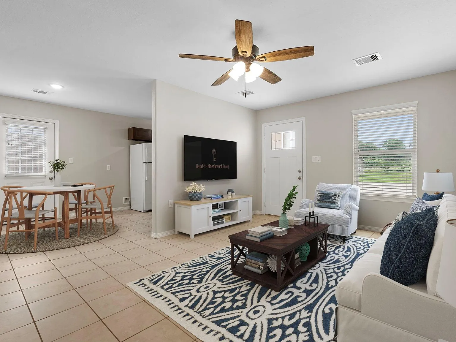 3 bed, 2.0 bath, 1070 sqft, $1,350 — Photo 3