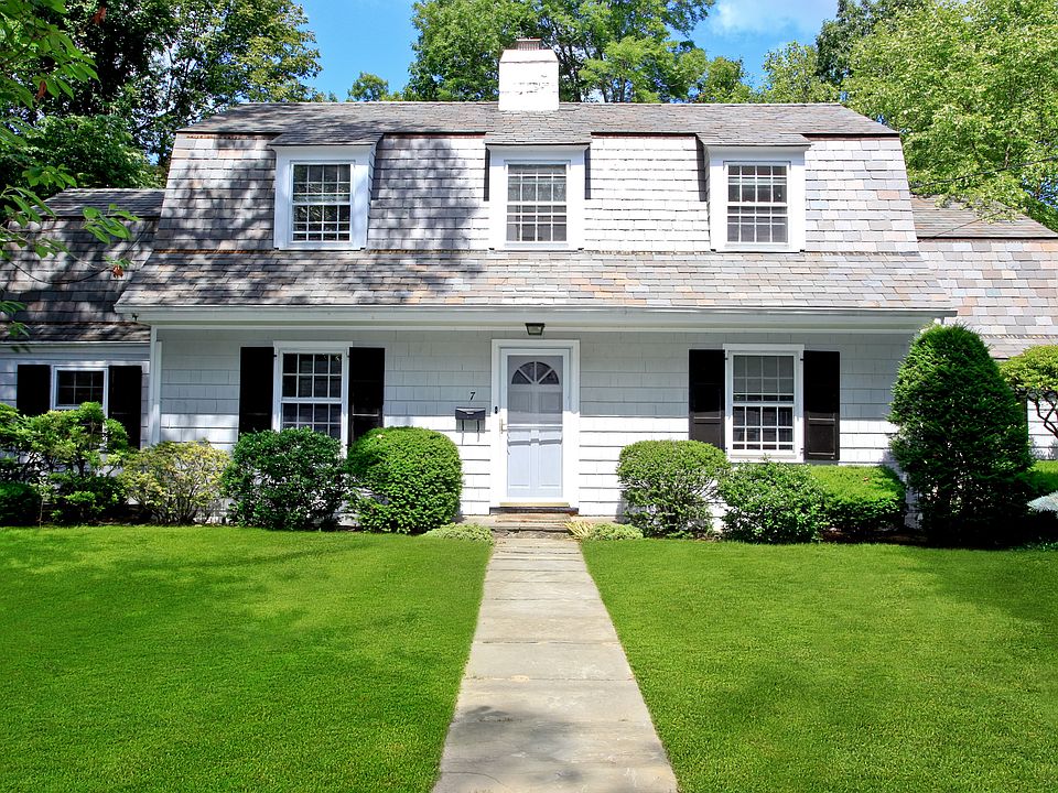 Great curb appeal!