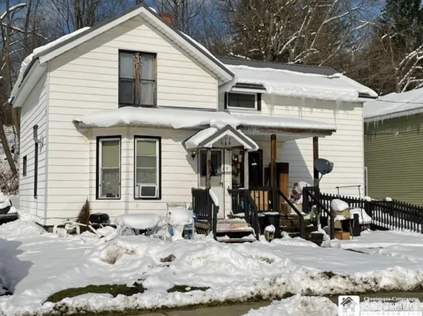 678 W 2nd St, Kennedy, NY 14747