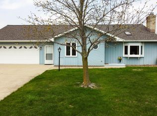 W6592 Cedar Dr, Greenville, WI 54942