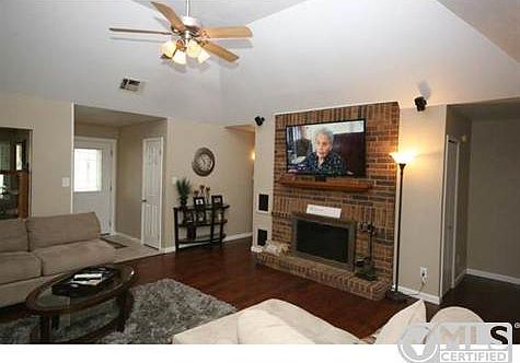 3rd image of 5 Kean Cir