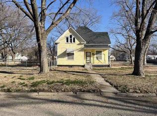 325 NE 5th St, Abilene, KS 67410