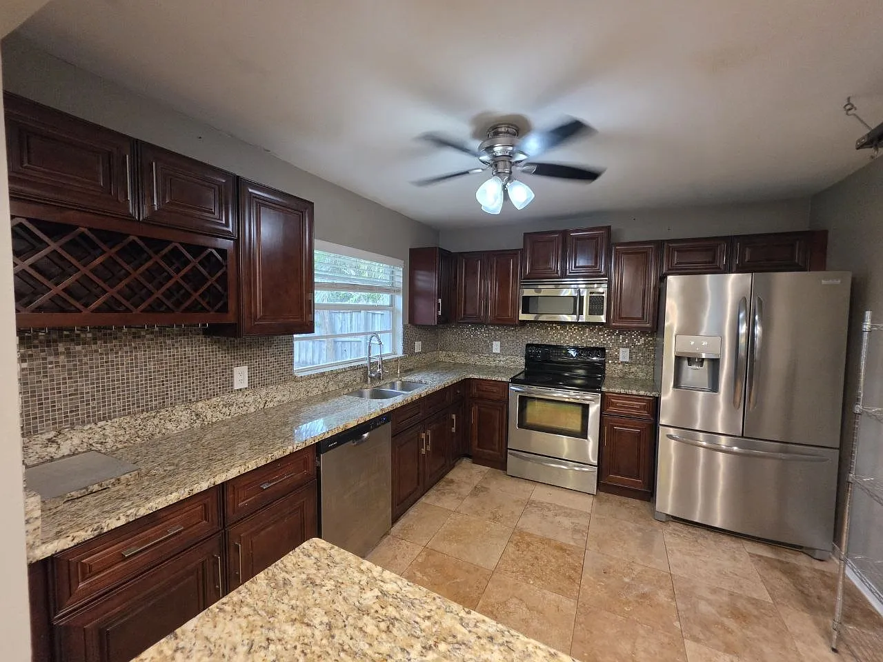 3 bed, 1398 sqft, $2,550 — Photo 4