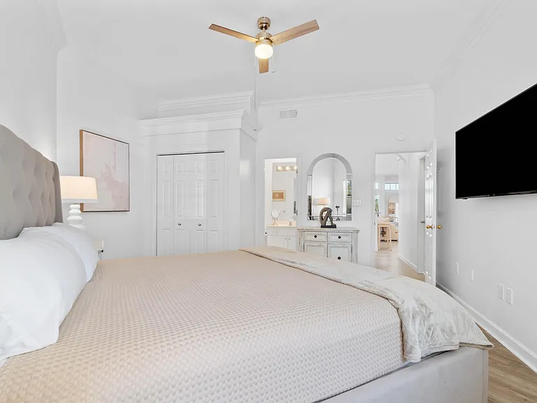5280 Tivoli Dr — Photo 8