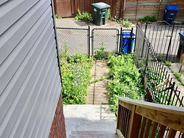 715 Somerset Pl NW — Photo 30