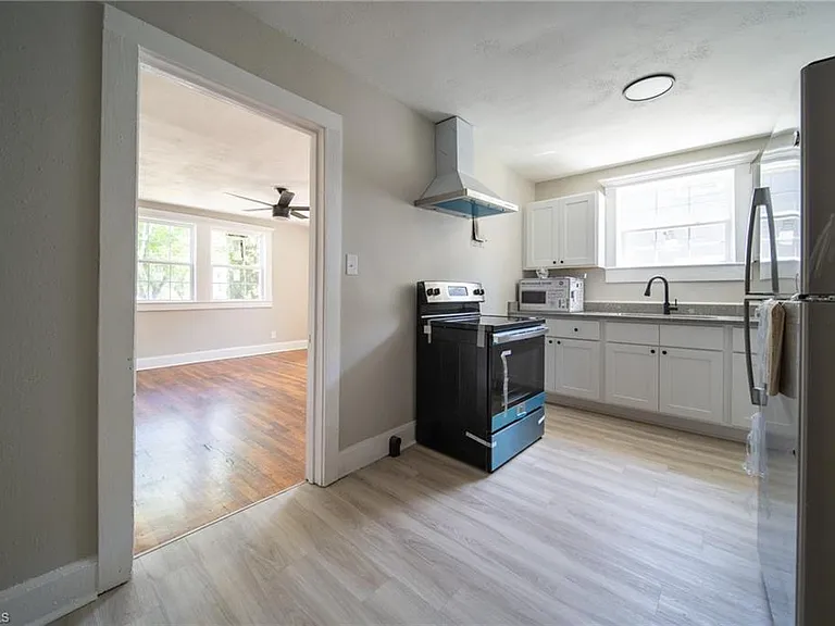 1509 Waverly St #C — Photo 7