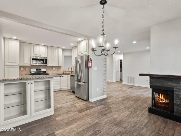 5 Farnham Square #205, Parlin, NJ 08859