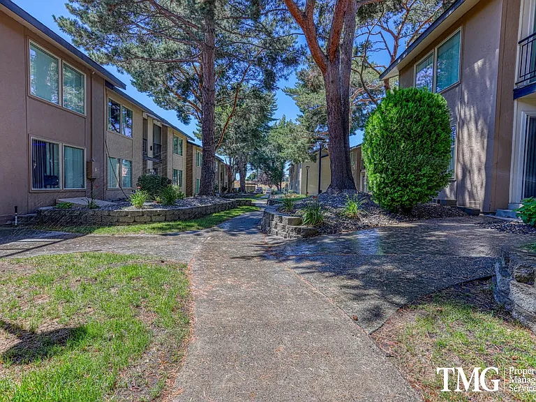 The Illahee Apartments — Photo 6