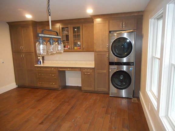 2nd image of 315 E Main St #B