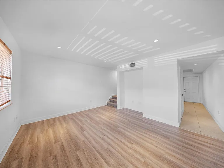 7801 Hispanola Ave #5 — Photo 16