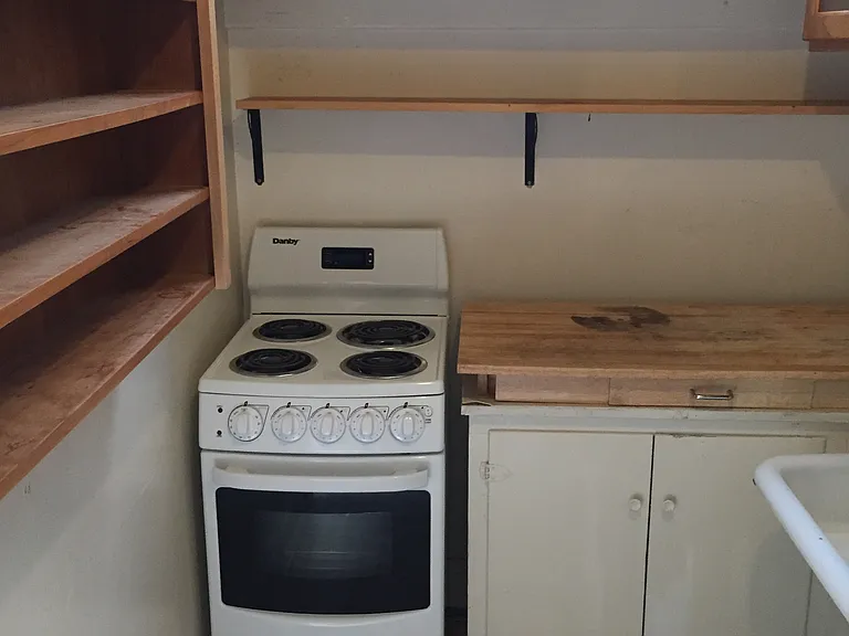 32 W Main St #D — Photo 2