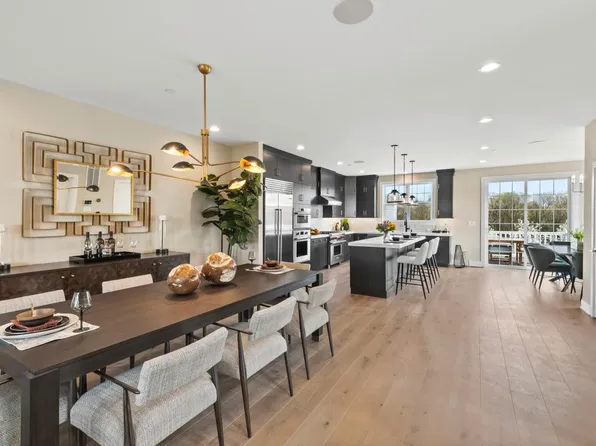 6 Hearthstone Ct, Upper Saddle River, NJ 07458