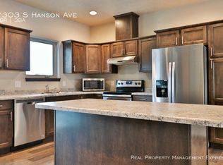 7303 S Hanson Ave, Sioux Falls, SD 57108