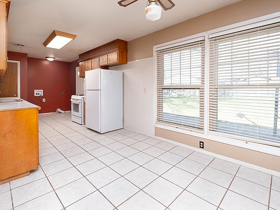 4th image of 4326 Mesa Cir