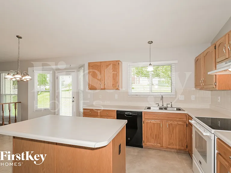 3891 Cambridge Crossing Dr — Photo 6