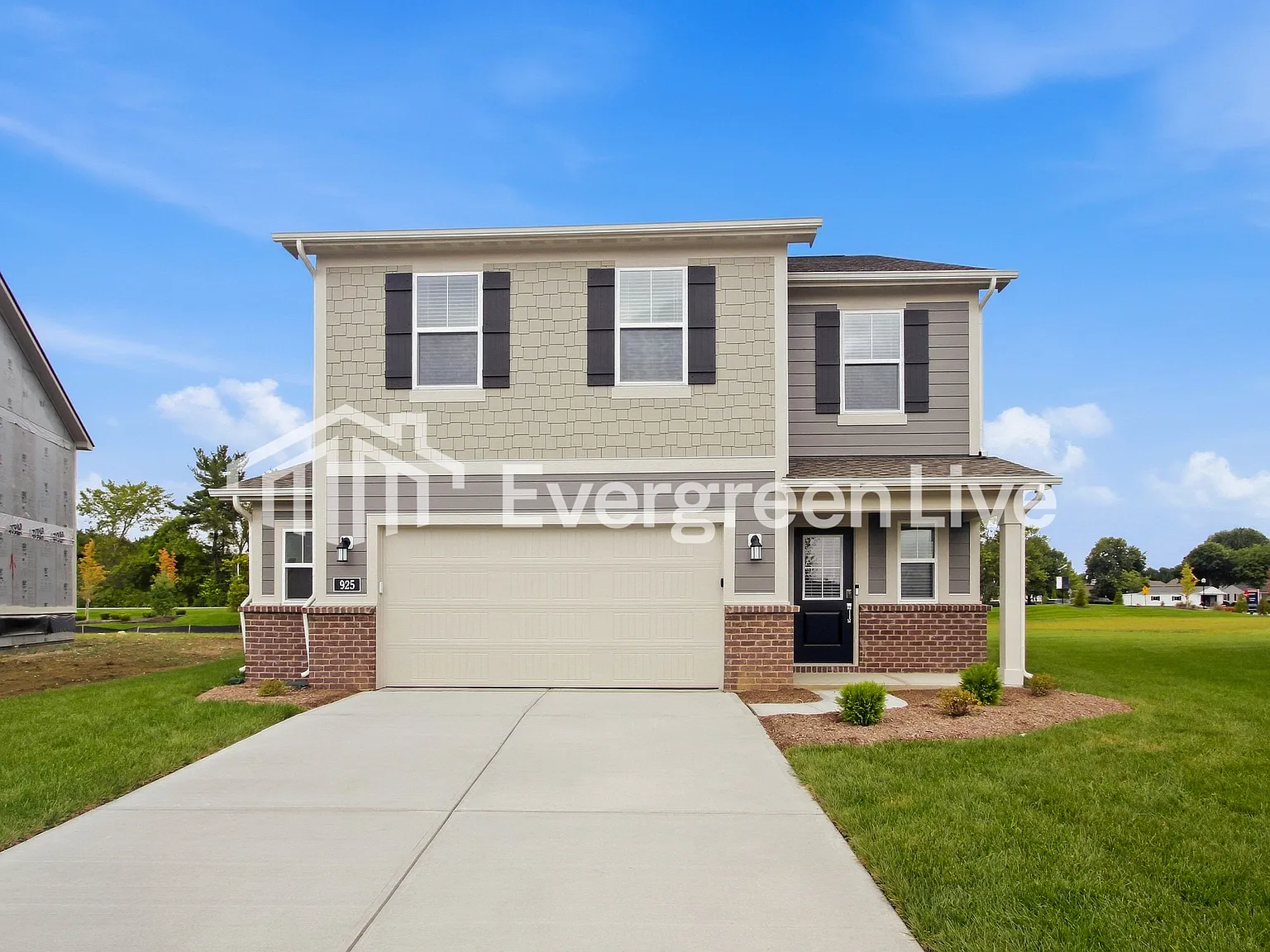5 bed, 3.0 bath, 2460 sqft, $2,240 — Photo 1