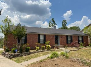 28 Summerland Ct, Little Rock, AR 72227