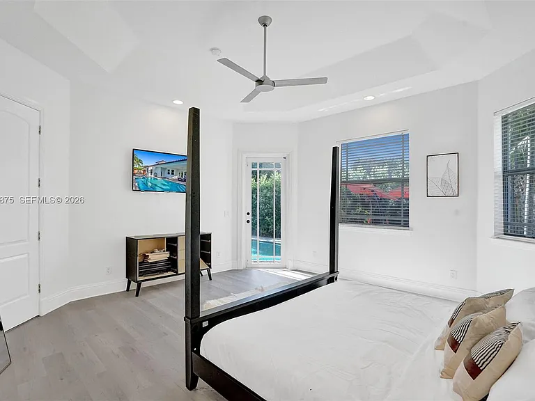 1207 SW 21st St — Photo 43