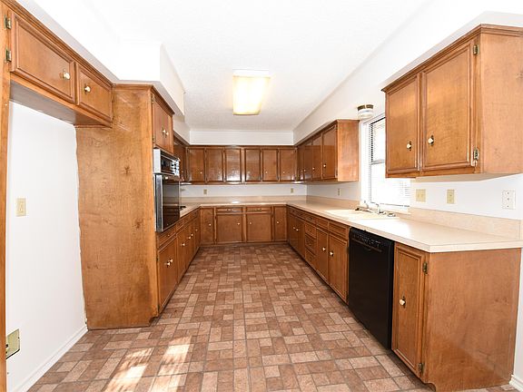 2nd image of 502 N Columbia St