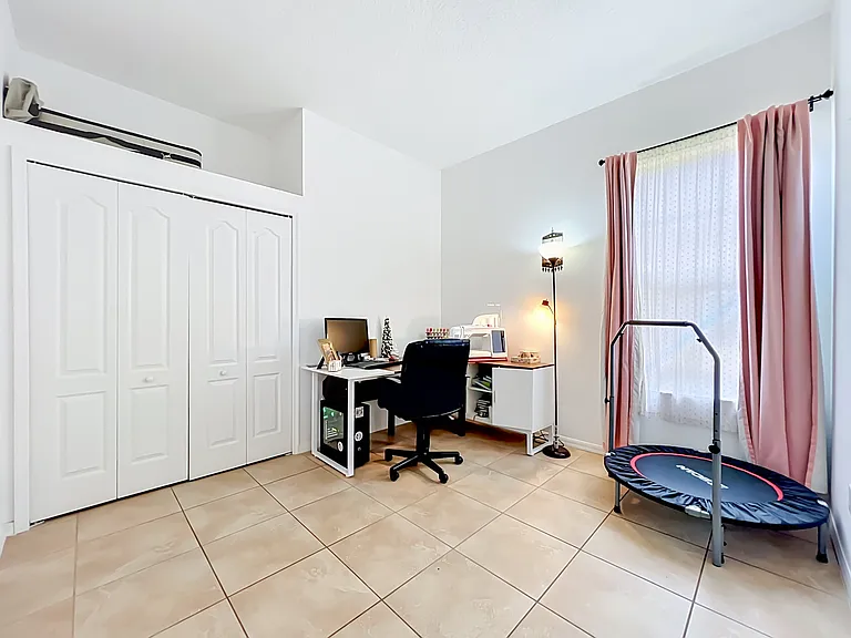 2125 Emerald Green Cir — Photo 31