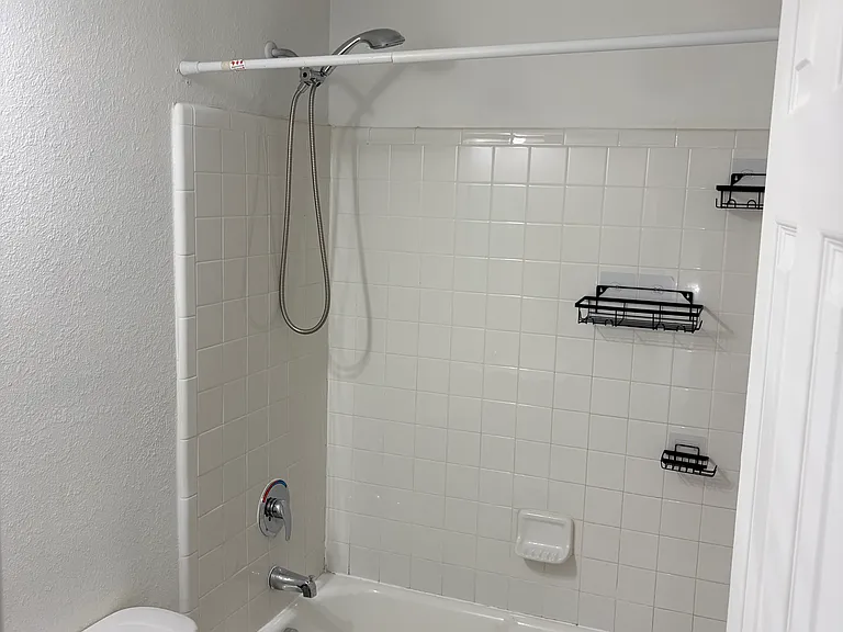 3530 E Richmond Rd #17 — Photo 9