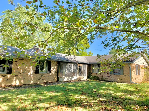 2904 W Moore Rd, Muncie, IN 47304