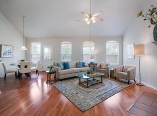 1729 Rosenborough Ln S, Round Rock, TX 78665