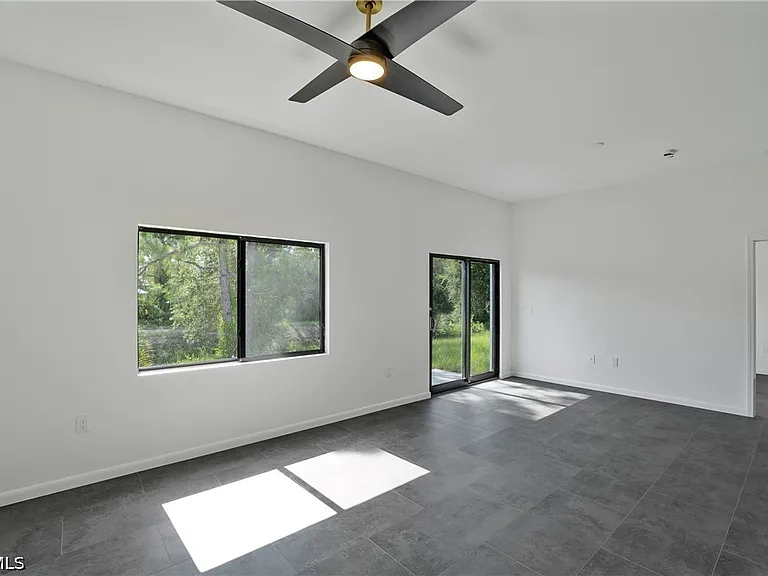 601 Hawthorne Ave S — Photo 14