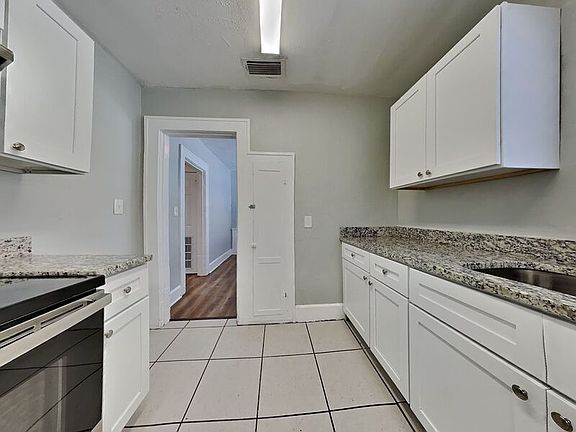 4th image of 3521 21st Ave S