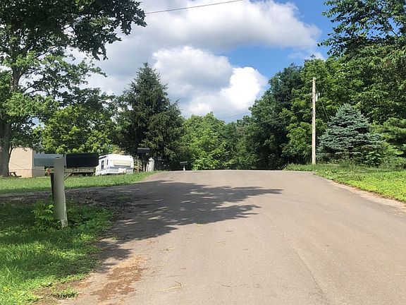 5th image of 241 Clover Cir