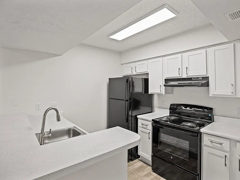 Oak City Apartments — Photo 19