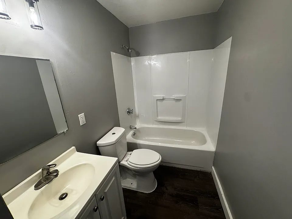 348 Main St #221