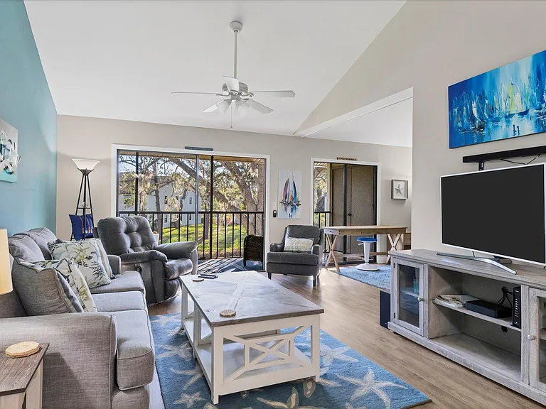 744 White Pine Tree Rd #204 — Photo 4