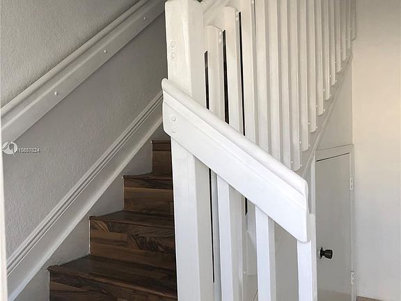 4th image of 11402 NW 93rd Pl #4