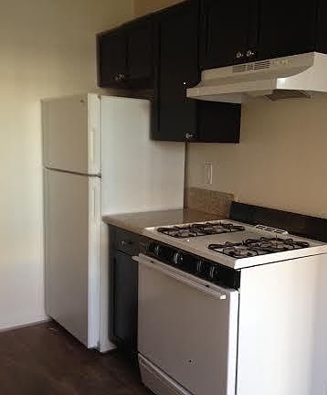 2nd image of 4060 Euclid Ave APT 21