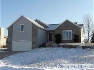 1305 Gray Hawk Way, Sun Prairie, WI 53590