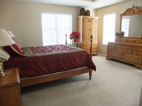 4th image of 2676 Oak Knoll Dr
