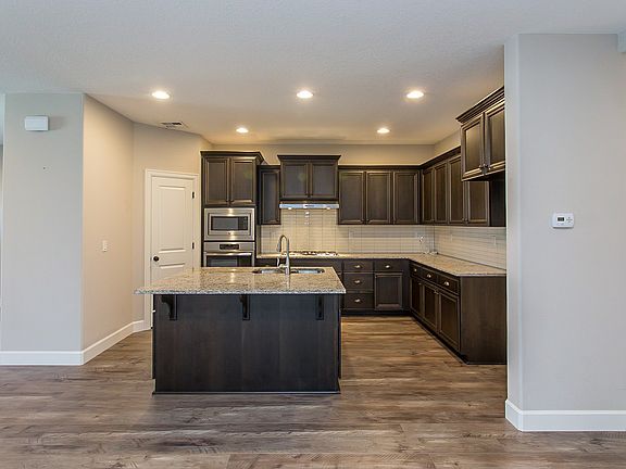2nd image of 3753 SE McKenzie Ave