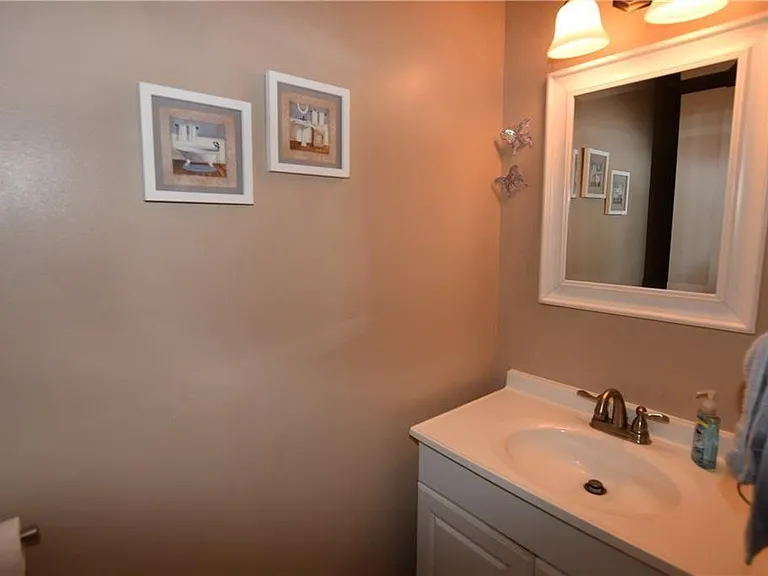 2075 Miracle Dr — Photo 6