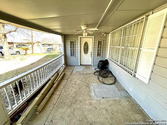 4th image of 3334 Pollydale Ave