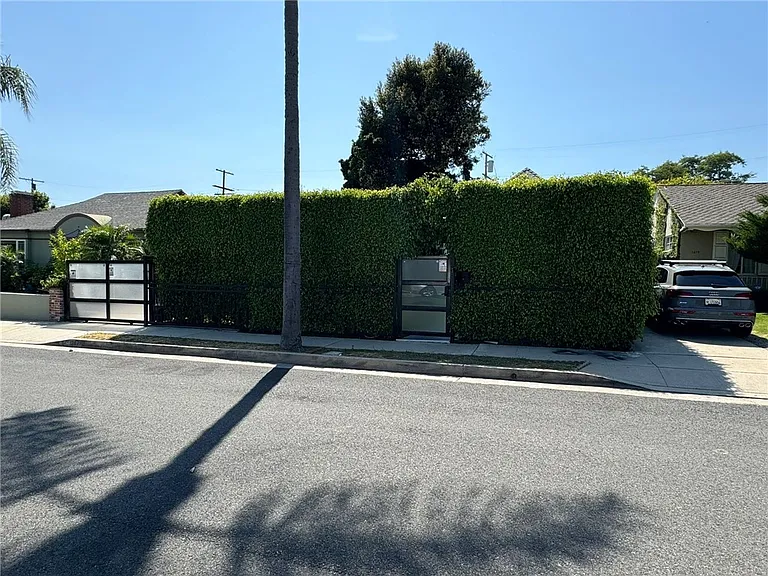 1207 Greenacre Ave — Photo 41